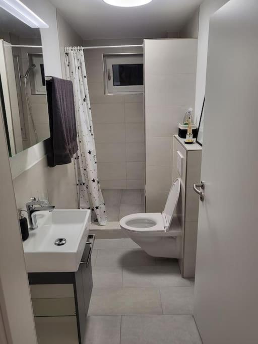 Schoene Einliegerwohnung 200M Vom Wasser Entfernt 施泰因 外观 照片